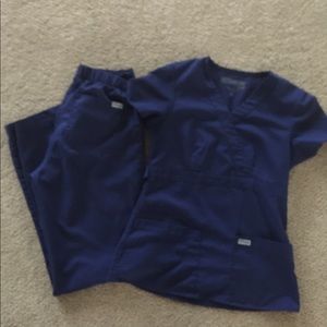 Grey’s Anatomy Scrub set. Xs